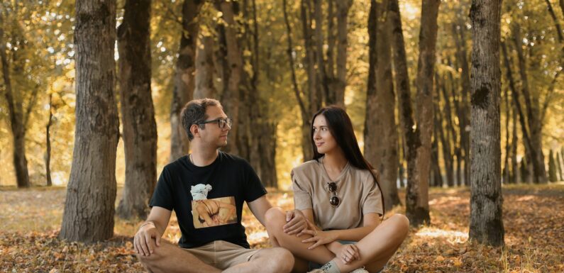Brak czułości w związku. Gdzie zniknęła bliskość? Kiedy czułość w związku przestaje istnieć