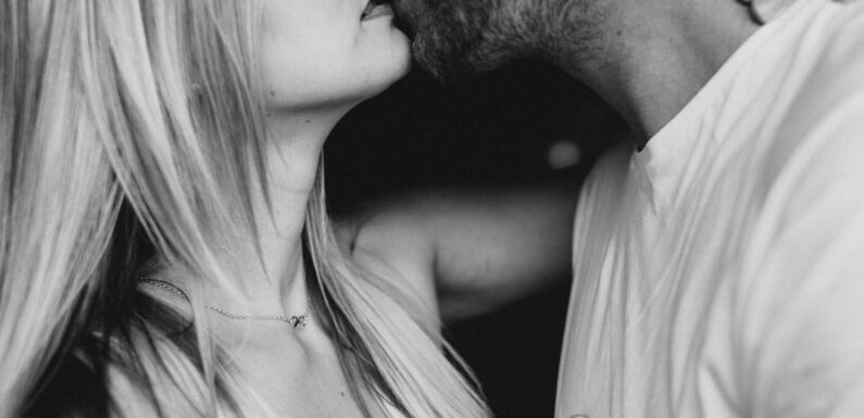 Związek z Narcyzem: Miłość w Labiryncie Luster