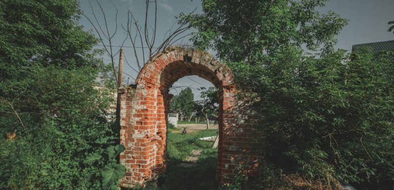 Sen o cmenatrzu – możliwe znaczenia