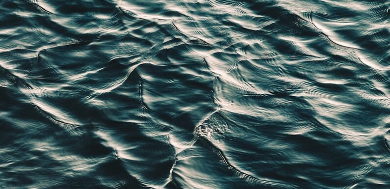 Sen o brudnej wodzie – sennik